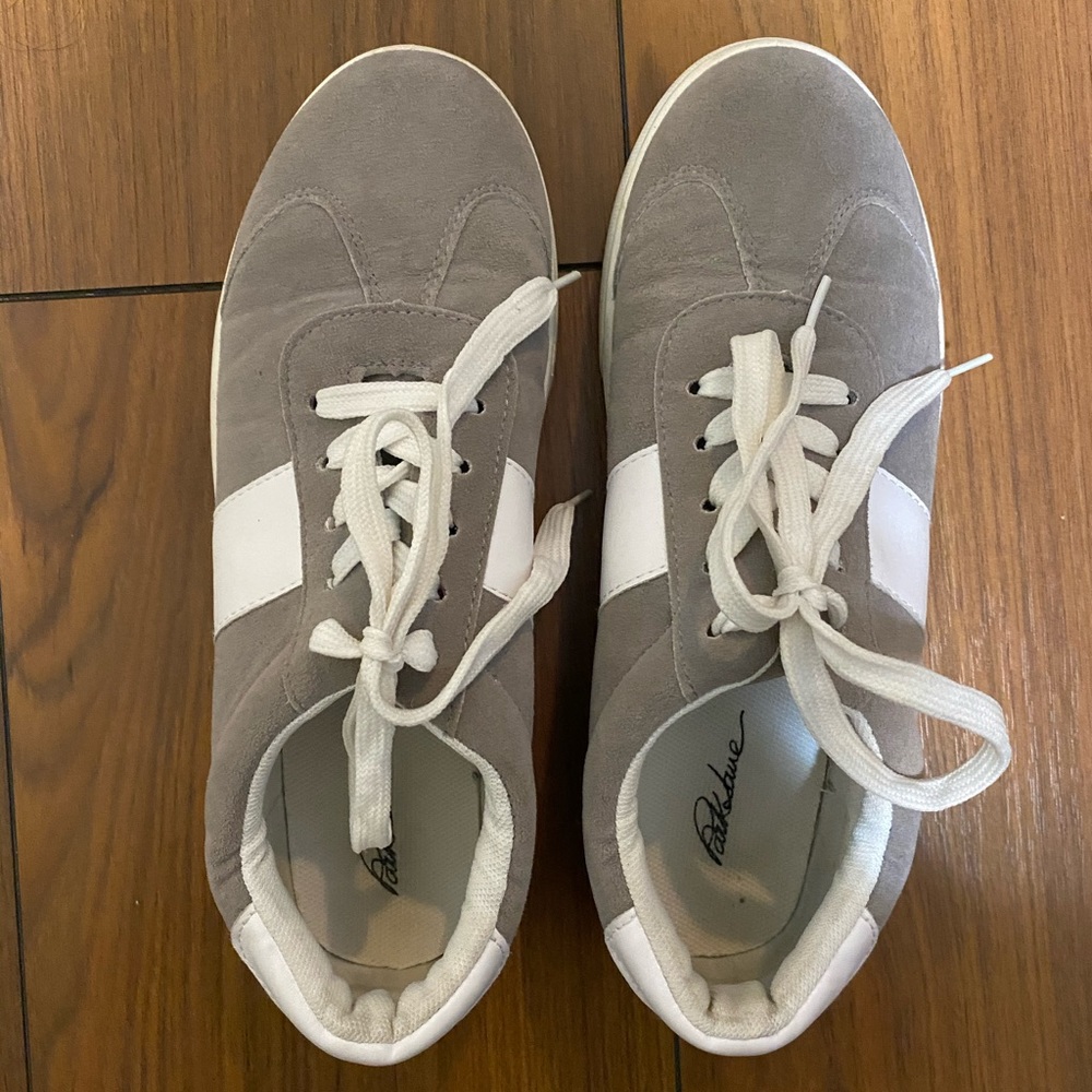 Shoes - Picture 2 of 5